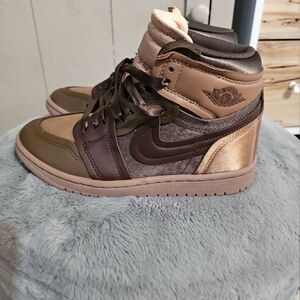 Air Jordan 1 Womens Shoes